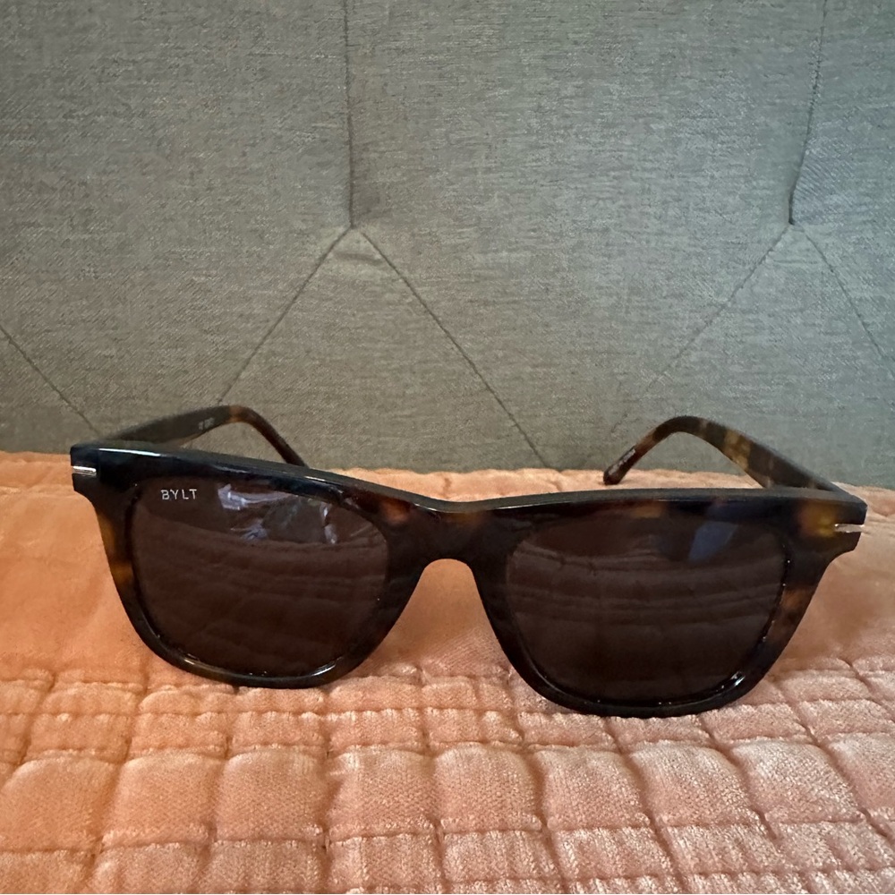 Bylt Avalon sunglasses EUC
